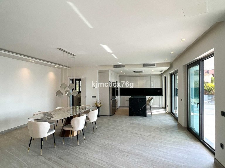 Villa for Sale in El Faro, Malaga 8