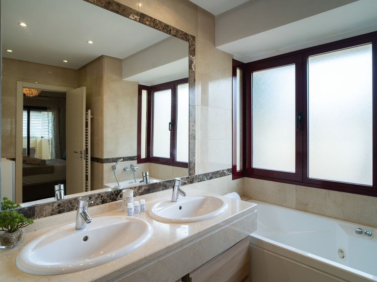 Villa for Sale in Nueva Andalucía, Malaga 33