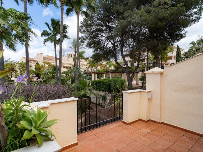 Villa for Sale in Nueva Andalucía, Malaga 45