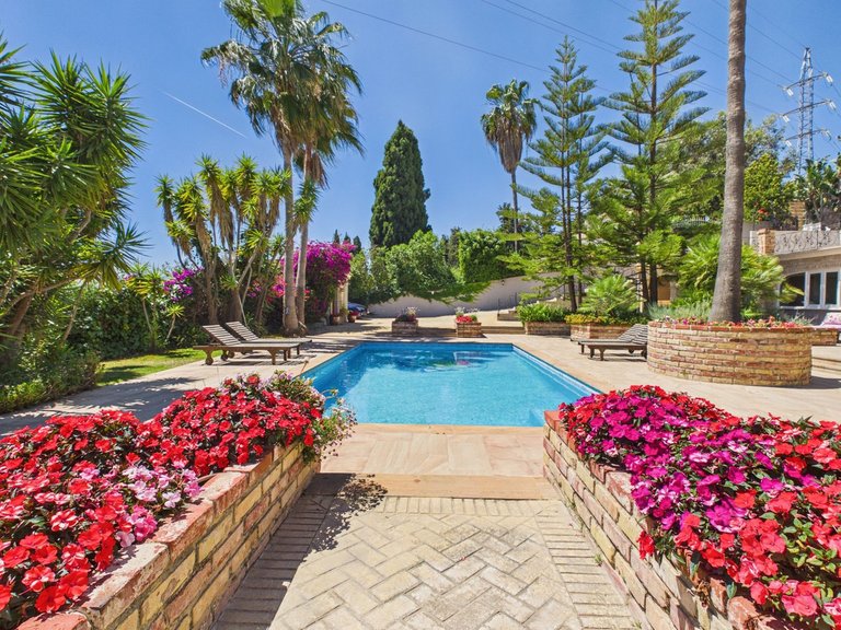Villa for Sale in Benahavís, Malaga 1