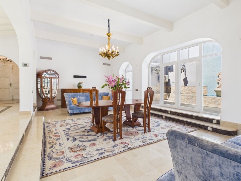 Villa for Sale in Benahavís, Malaga 18