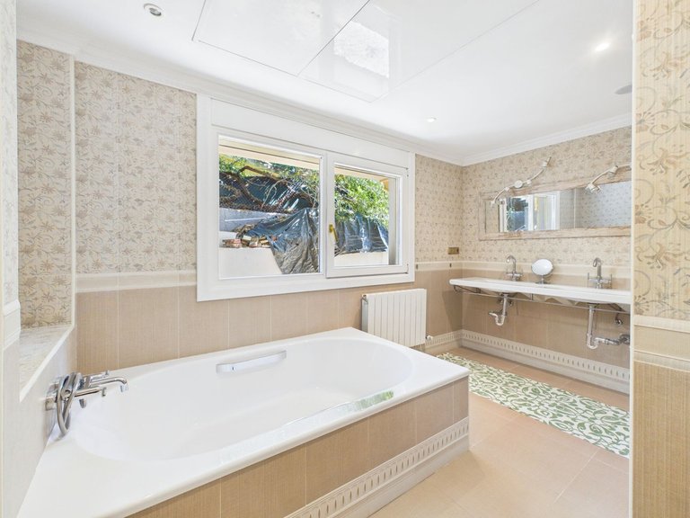 Villa for Sale in Benahavís, Malaga 25