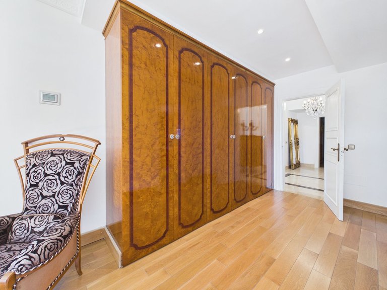 Villa for Sale in Benahavís, Malaga 30