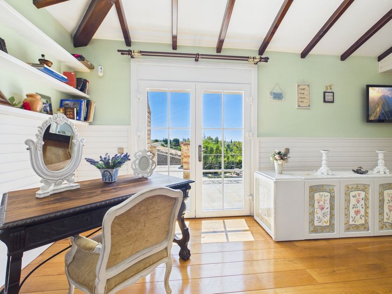 Villa for Sale in Benahavís, Malaga 36