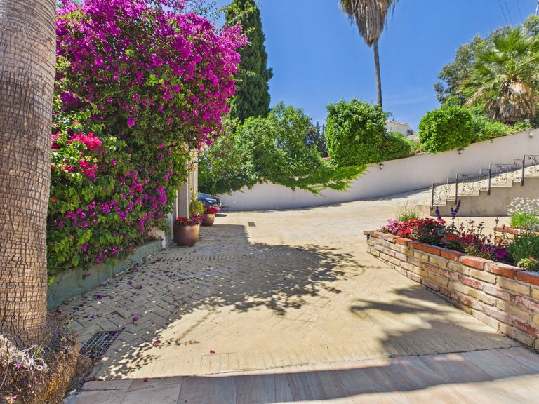 Villa for Sale in Benahavís, Malaga 48