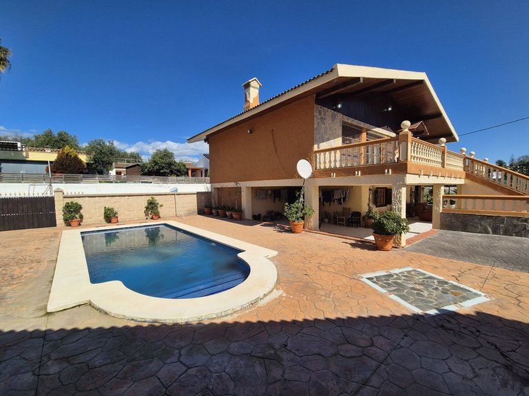 Villa for Sale in Coín, Malaga 1