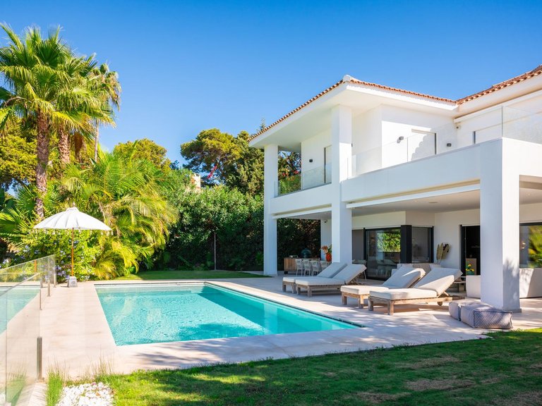 Villa for Sale in Artola, Malaga 1