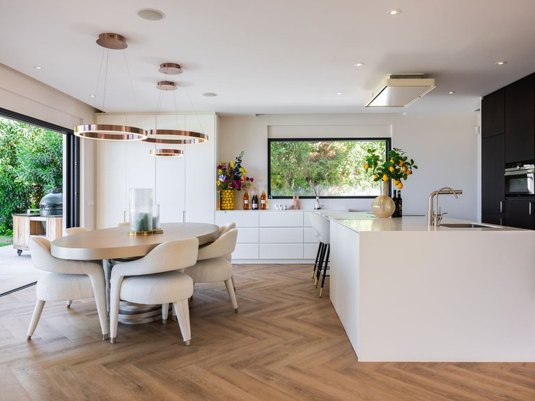 Villa for Sale in Artola, Malaga 12
