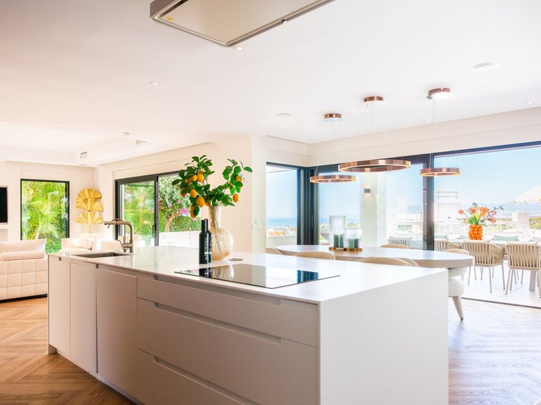 Villa for Sale in Artola, Malaga 13