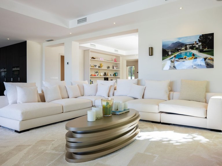 Villa for Sale in Artola, Malaga 14