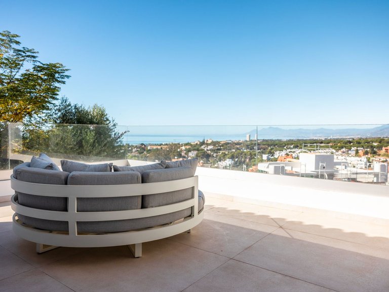 Villa for Sale in Artola, Malaga 24