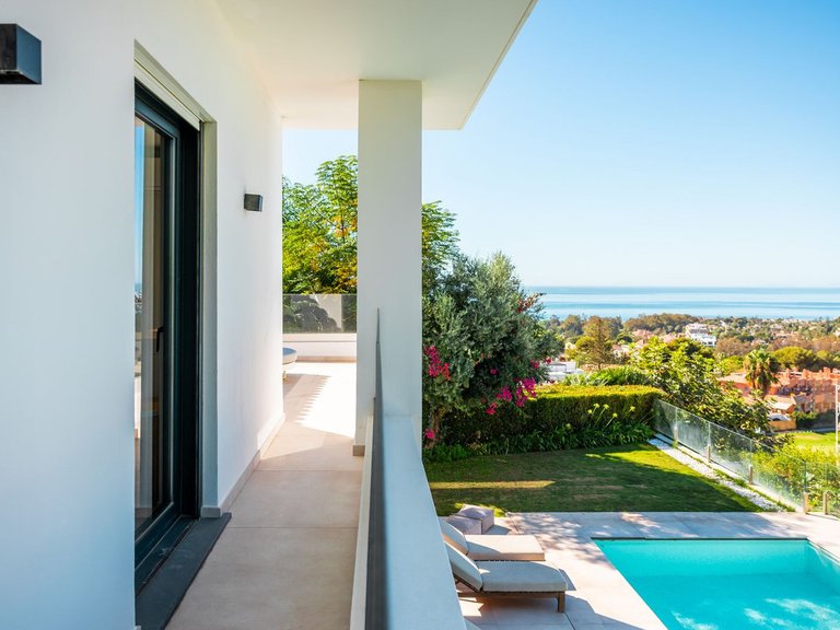 Villa for Sale in Artola, Malaga 25