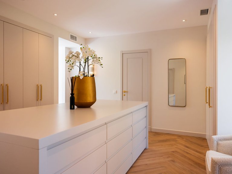 Villa for Sale in Artola, Malaga 27