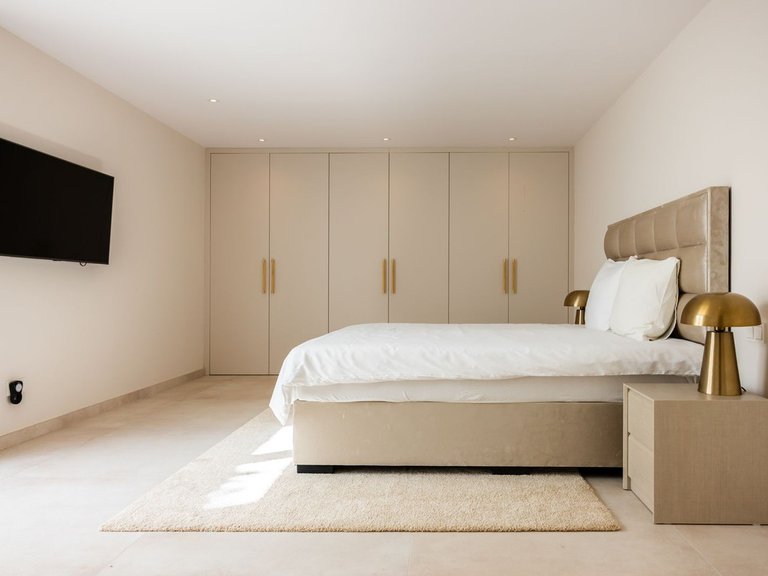 Villa for Sale in Artola, Malaga 30