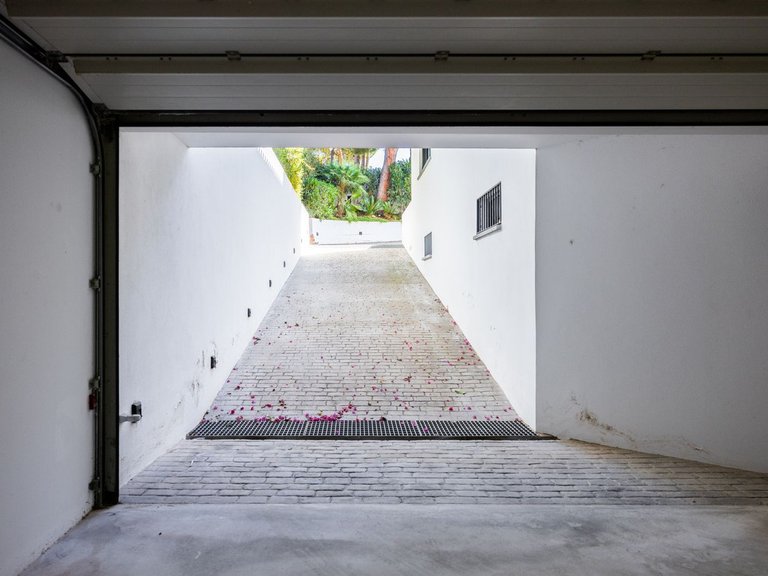 Villa for Sale in Artola, Malaga 5