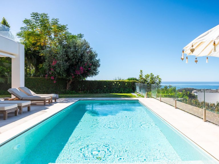 Villa for Sale in Artola, Malaga 8
