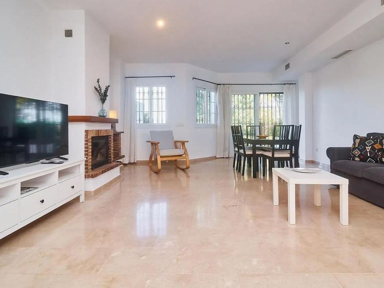Villa for Sale in Lauro Golf, Malaga 4