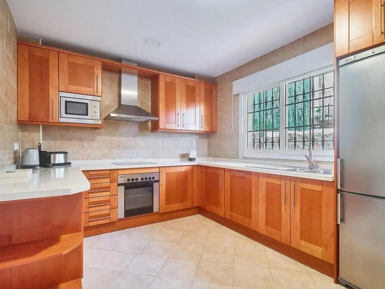 Villa for Sale in Lauro Golf, Malaga 8