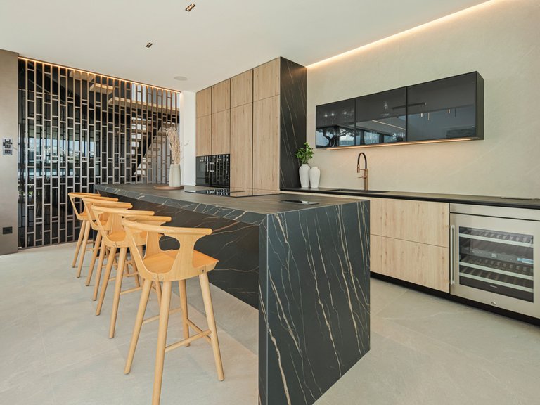 Villa for Sale in The Golden Mile, Malaga 10