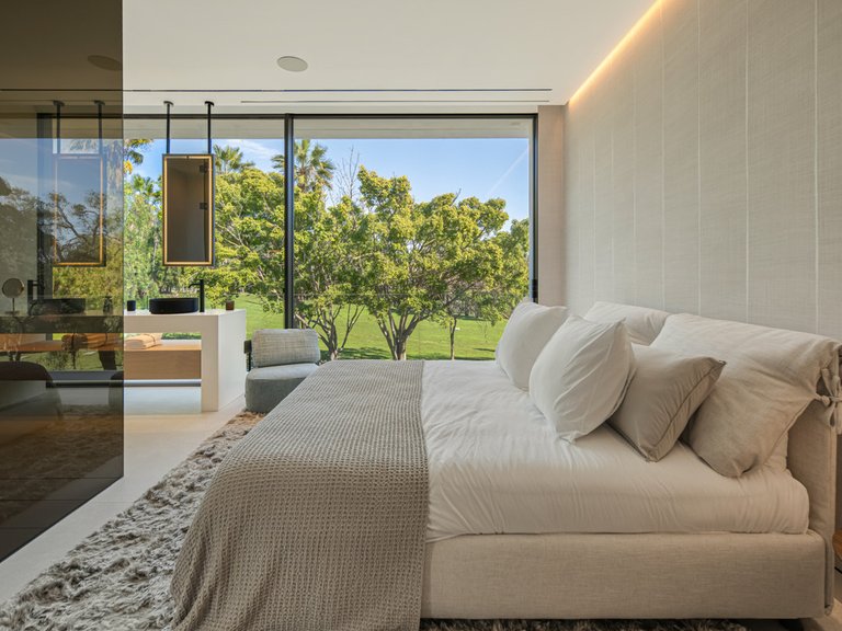 Villa for Sale in The Golden Mile, Malaga 20