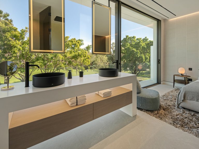 Villa for Sale in The Golden Mile, Malaga 23