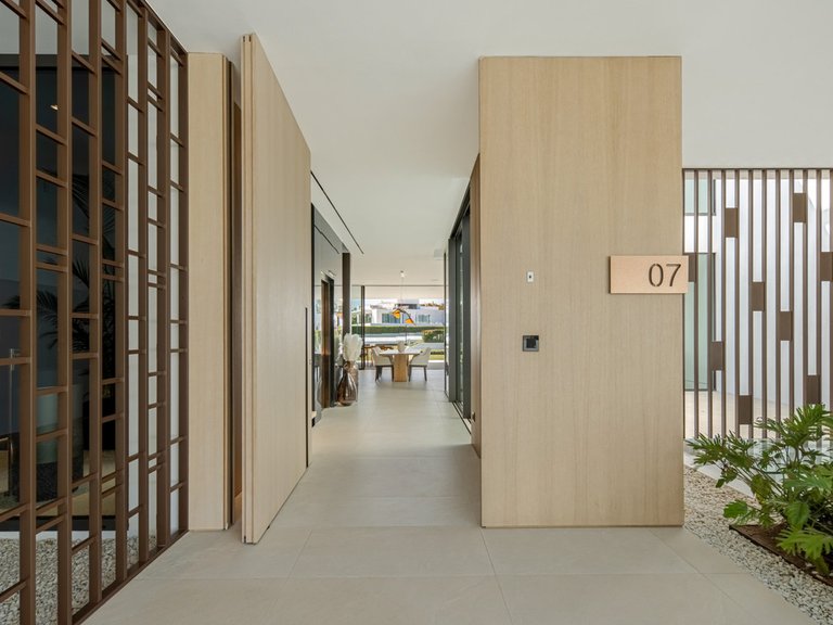 Villa for Sale in The Golden Mile, Malaga 3