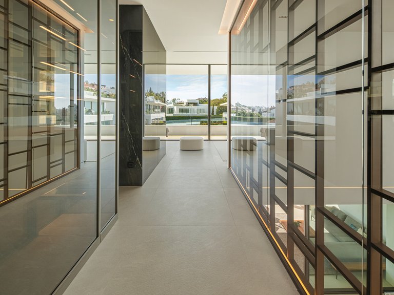 Villa for Sale in The Golden Mile, Malaga 31