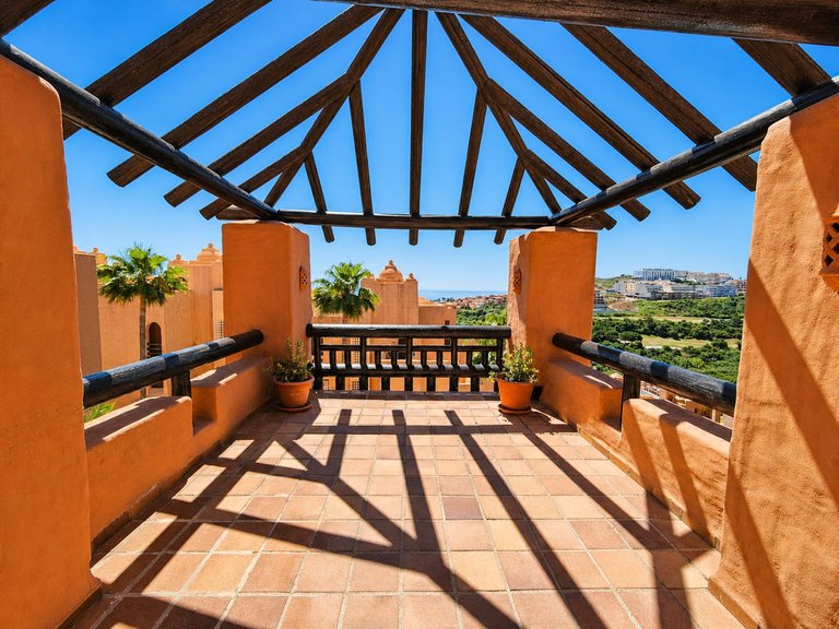 Villa for Sale in San Luis De Sabinillas, Malaga 1