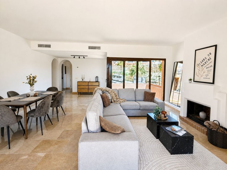 Villa for Sale in San Luis De Sabinillas, Malaga 4
