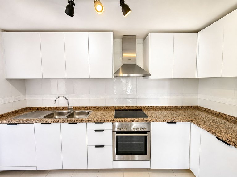 Villa for Sale in San Luis De Sabinillas, Malaga 7