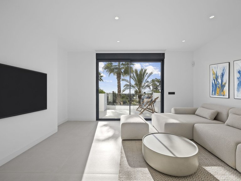 Apartment for Sale in El Paraiso, Malaga 18