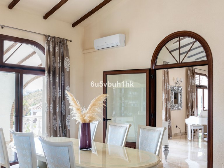 Villa for Sale in Arroyo De La Miel, Malaga 10