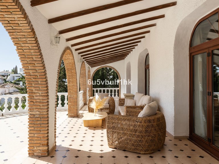 Villa for Sale in Arroyo De La Miel, Malaga 14
