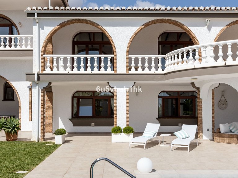 Villa for Sale in Arroyo De La Miel, Malaga 20