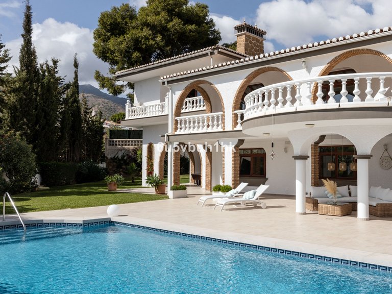 Villa for Sale in Arroyo De La Miel, Malaga 22