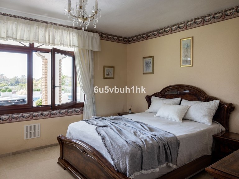 Villa for Sale in Arroyo De La Miel, Malaga 27