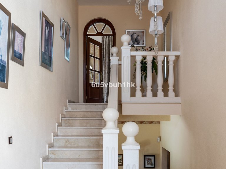 Villa for Sale in Arroyo De La Miel, Malaga 36