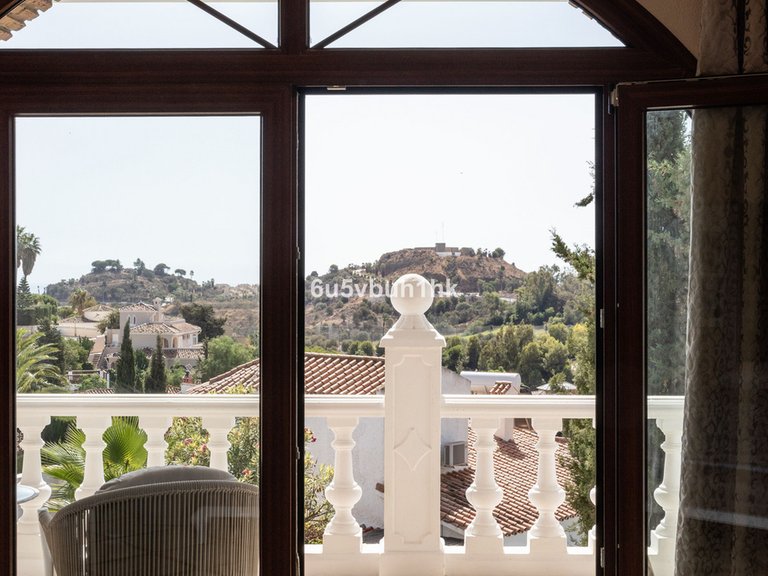 Villa for Sale in Arroyo De La Miel, Malaga 38