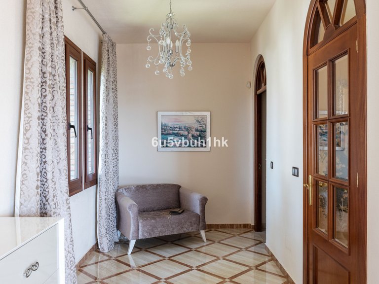 Villa for Sale in Arroyo De La Miel, Malaga 40