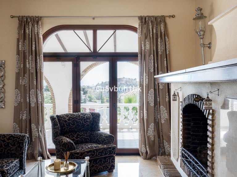 Villa for Sale in Arroyo De La Miel, Malaga 8