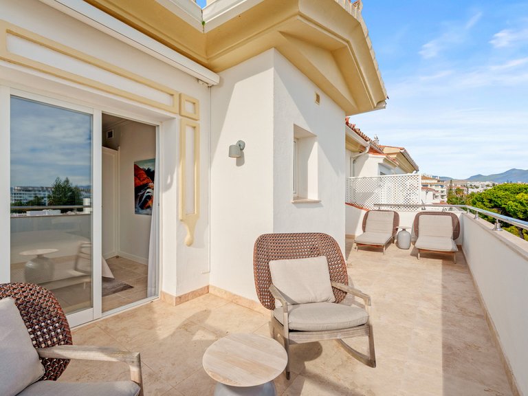 Apartment for Sale in Puerto Banús, Malaga 24