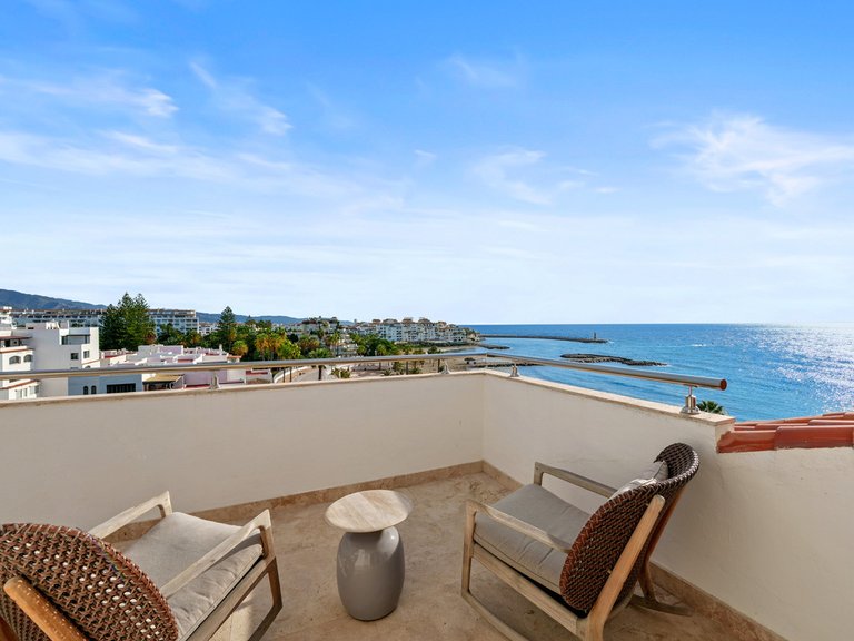 Apartment for Sale in Puerto Banús, Malaga 3