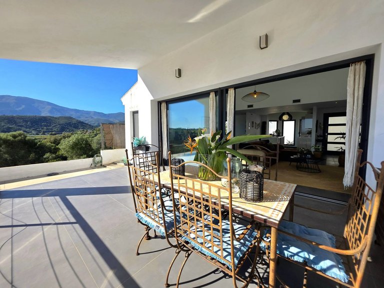 Villa for Sale in Estepona, Malaga 10