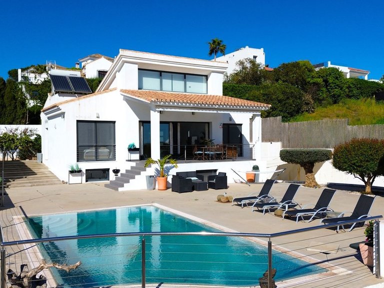 Villa for Sale in Estepona, Malaga 39