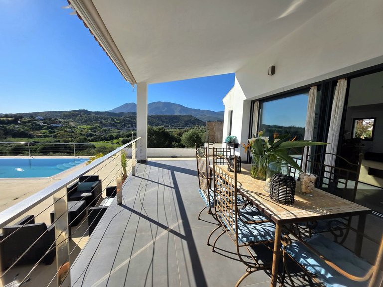 Villa for Sale in Estepona, Malaga 8