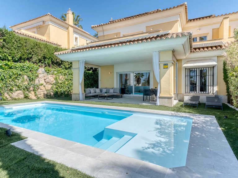 Villa for Sale in Santa Clara, Malaga 1