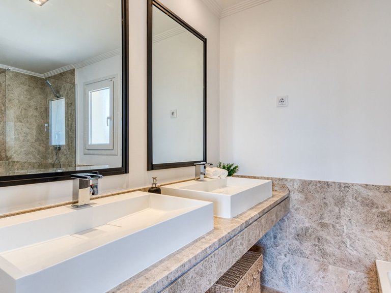 Villa for Sale in Santa Clara, Malaga 16