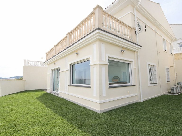 Villa for Sale in Cerros Del Aguila, Malaga 1