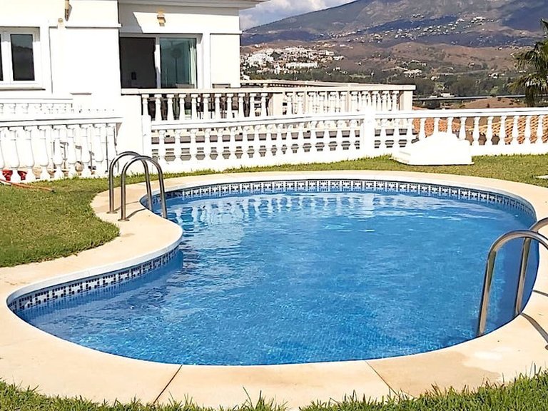 Villa for Sale in Cerros Del Aguila, Malaga 24