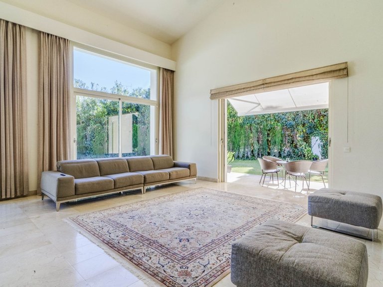 Villa for Sale in Guadalmina Baja, Malaga 11